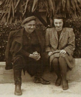 Николай Ачба с дочерью Лейлой. Сочи, 1947 г.