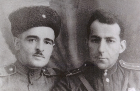 Чача Александр Евфимович (справа) и Мустопуло Константин Афанасьевич