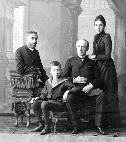 Князь Георгий Шервашидзе (Чачба) с семьей