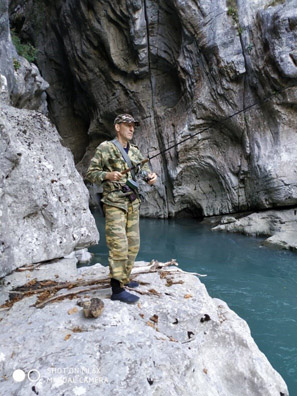 Щёлкните мышкой по изображению. Оно откроется в новом окне в увеличенном виде.